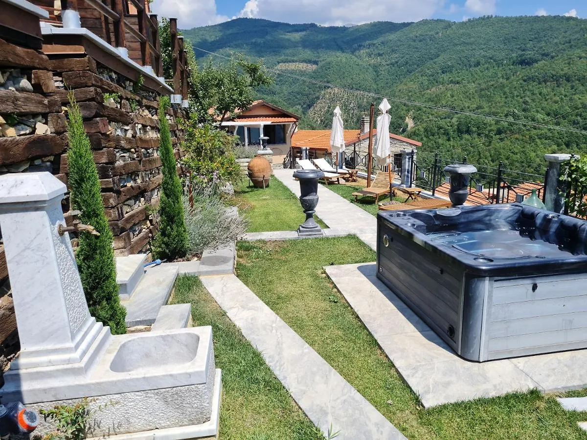 DA ERCOLE casa vacanze di lusso con giardino, piscina e idromassaggio. Vigneta
